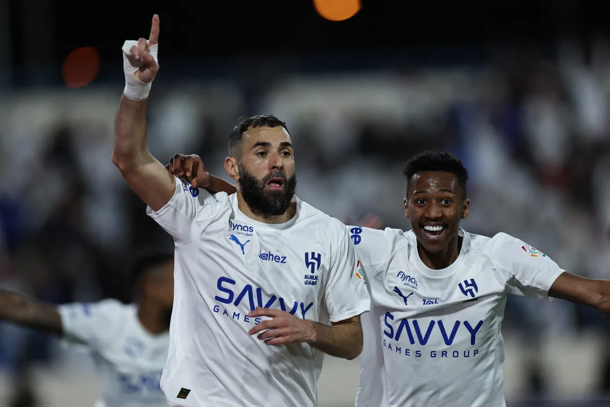 Al-Hilal anuncia saída de Benzema, que fica livre no mercado