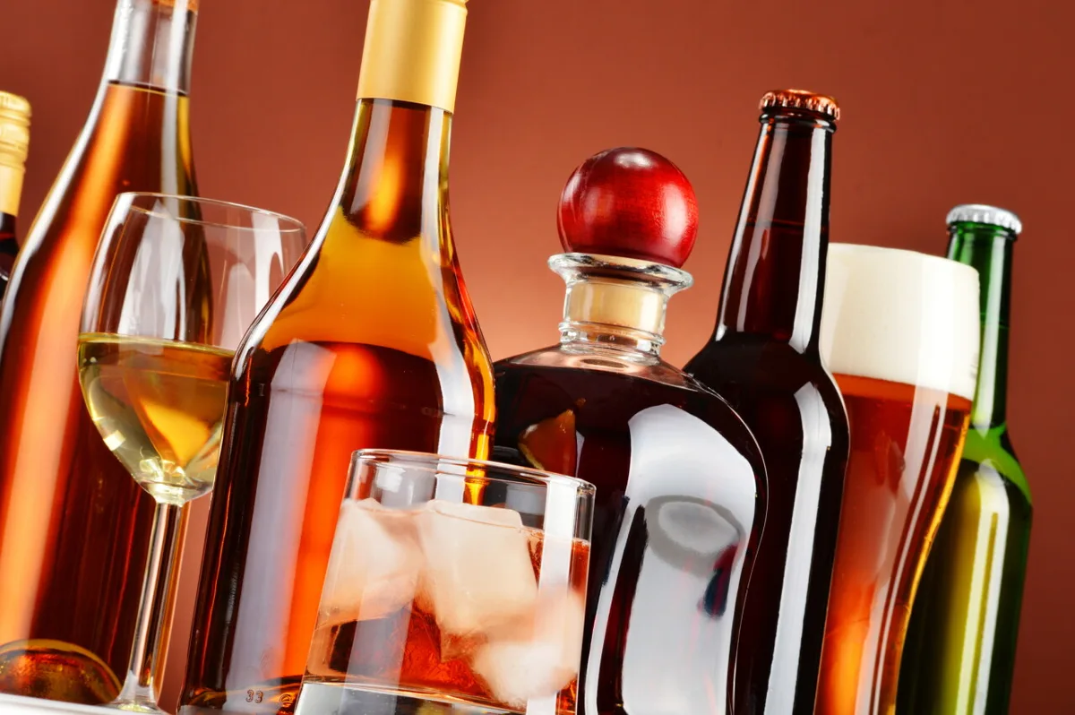 Bebidas alcohólicas se suben a la discusión previa del Paquete Económico 2027; proponen ajustar IEPS