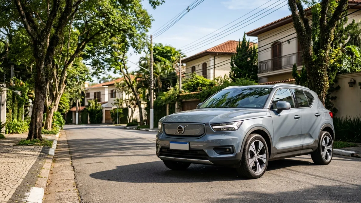 Dois motores elétricos entregam 428 cv e fazem este pequeno SUV acelerar de 0 a 100 km/h em apenas 3,6 segundos, com tração nas quatro rodas