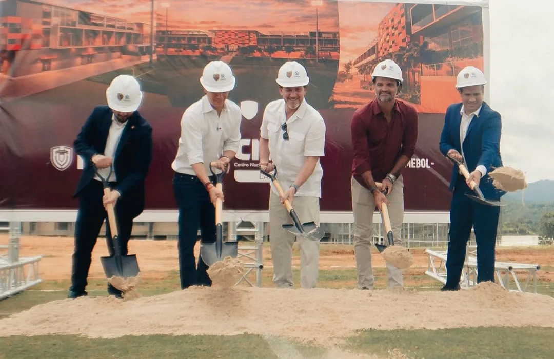 Conmebol y FVF inauguran una cancha de fútbol entre Caracas y La Guaira