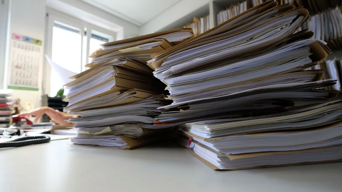 Bürokratieabbau: Weniger Ämter, weniger Beamte? Kommission legt Ideen vor