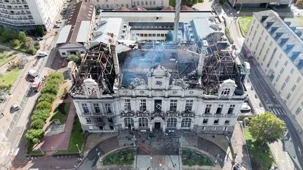 A Limoges, 7 000 personnes se sont rassemblées pour une marche après l'incendie de l'hôtel de ville en marge de la mobilisation du 17 octobre