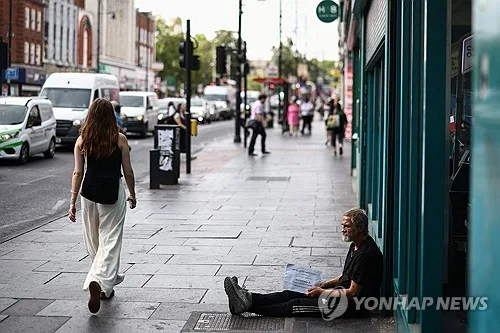 영국 총리, '노숙 근절' 선언한 까닭은…5년새 거의 2배 급증
