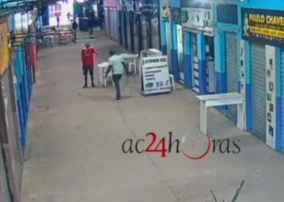 Técnico de celulares é ferido a facadas durante discussão por conserto de aparelho no Mercado do Bosque