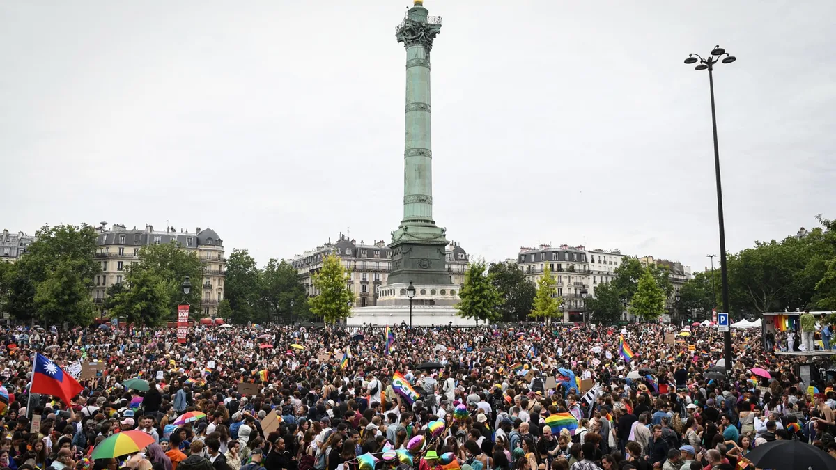 La marche des fiertés à Paris, reportée en raison de la canicule en juin, aura lieu le 3 octobre