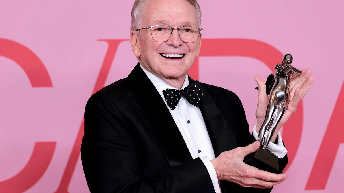 Sir Elton John leads Bob Mackie tributes after death of legendary Hollywood costume designer