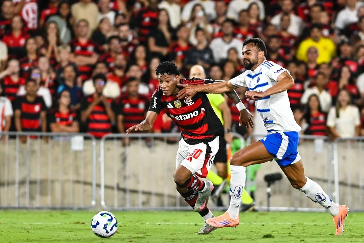 Clube russo aumenta oferta e Gonzalo Plata fica perto de deixar o Flamengo