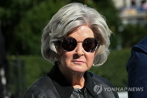 '최단명' 백악관 대변인, 위기의 비서실장이 놓은 덫에 걸렸나