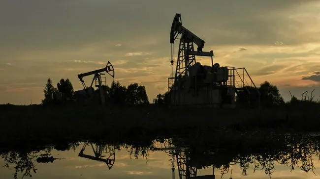 Цена нефти Brent выросла до $96 за баррель на фоне ударов США и Ирана
