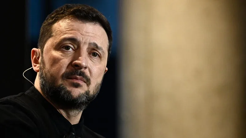 "Madame Le Pen ne maîtrise pas bien certains détails": Volodymyr Zelensky répond à la candidate du RN, qui souhaite couper les aides à l'Ukraine si elle gagne en 2027