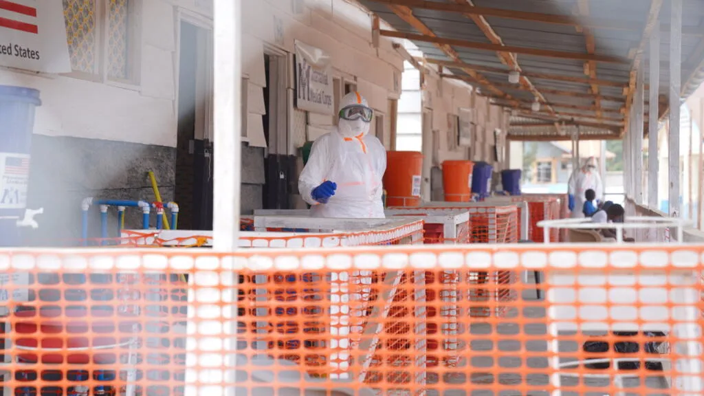 Vaccins contre Ebola Bundibugyo: les essais d'Oxford et de Moderna «donnent des raisons d’espérer»