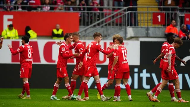 2. Fußball-Bundesliga: Emotionaler Lukovic trifft bei Debüt: FCK schlägt Bochum