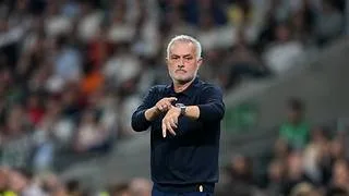 José Mourinho deja plantada a la prensa tras la polémica arbitral en el Bernabéu