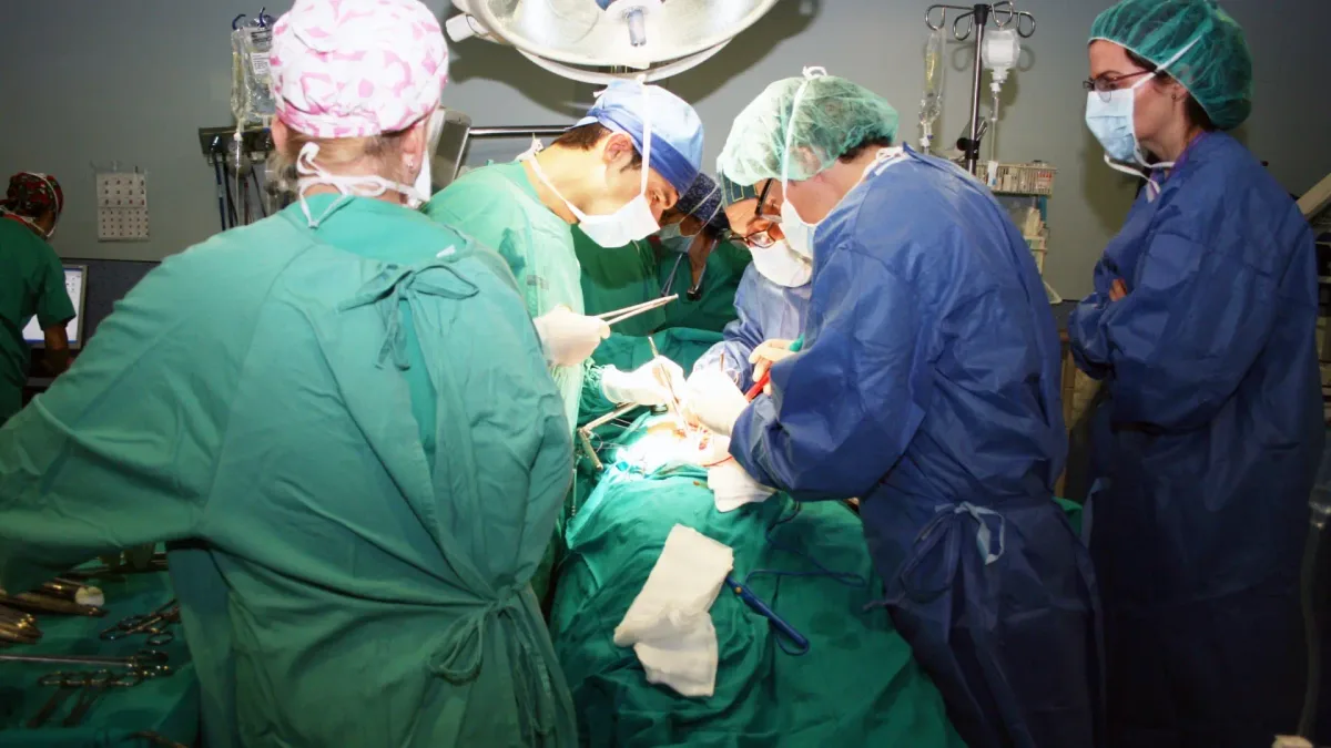 Más de 850.000 pacientes están en lista de espera para operarse en España, con una media de 122 días