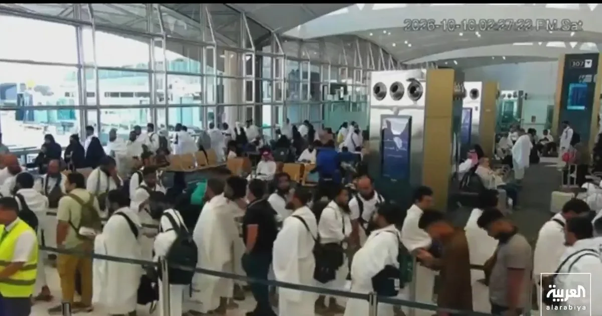 Pánico, corridas y fuego: los videos que muestran el momento en el que el aeropuerto de Arabia Saudita es alcanzado por el ataque de rebeldes de Yemen