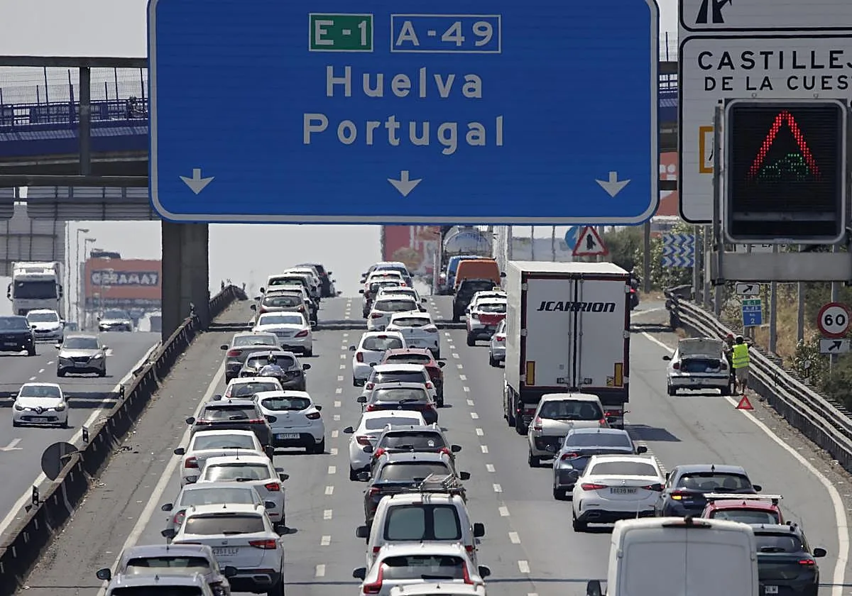 Tráfico en Sevilla, Cádiz y Huelva hoy, en directo: atascos y última hora del estado de las carreteras y avisos de la DGT en Andalucía