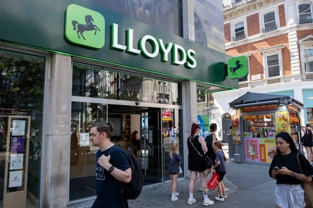 Lloyds down live: Lloyds customers report banking app outage in UK