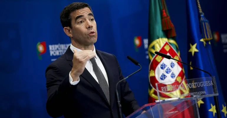 "Dossiê fechado". Leitão Amaro afasta reforma das pensões
