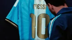 VÍDEO: Messi mostra camisola que vai usar na despedida da seleção argentina
