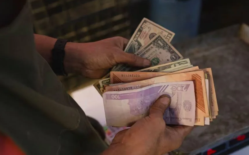 Jesús Palacios Chacín explicó las consecuencias de dolarizar la economía en Venezuela