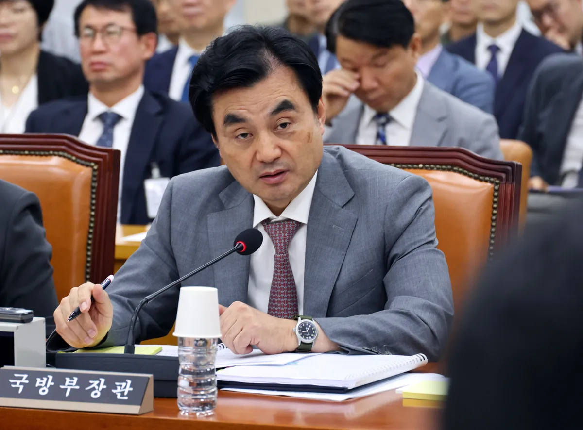 한동훈 “영창 갔었나” 묻자, 안규백 “장관 물러난 뒤 밝혀질 것”