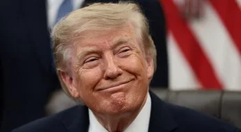 Trump pede à Apple para mudar nome do Lago Ontário para "Lago América" nos seus mapas