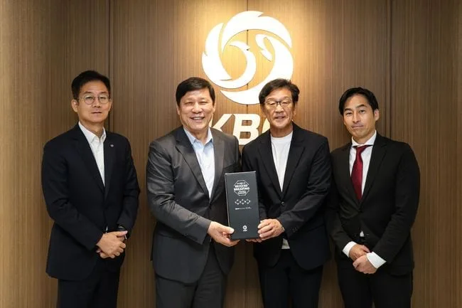 'WBC 우승' 구리야마 전 감독, KBO 찾았다…韓日 야구 발전 방안 논의