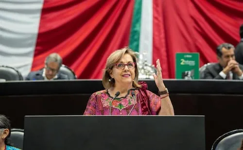 Senadora Malú Mícher amaga a Aeroméxico con cita en el Senado por limitar ingreso a salas VIP; PAN lanza dardo sobre austeridad