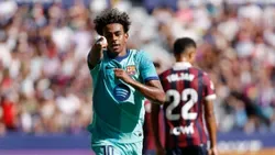 VÍDEO: Barcelona apanha susto mas vence Levante de Luís Castro