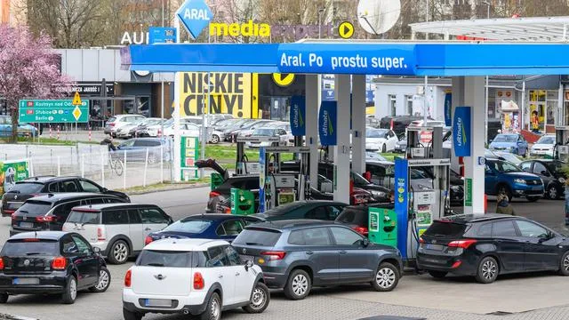 Urlaubssaison: Polens neues Spritpreispaket tritt in Kraft