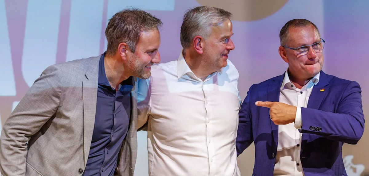 AfD-Kandidat fordert Spezialeinheit für Abschiebungen – verbale Auseinandersetzung vor Kulturhaus
