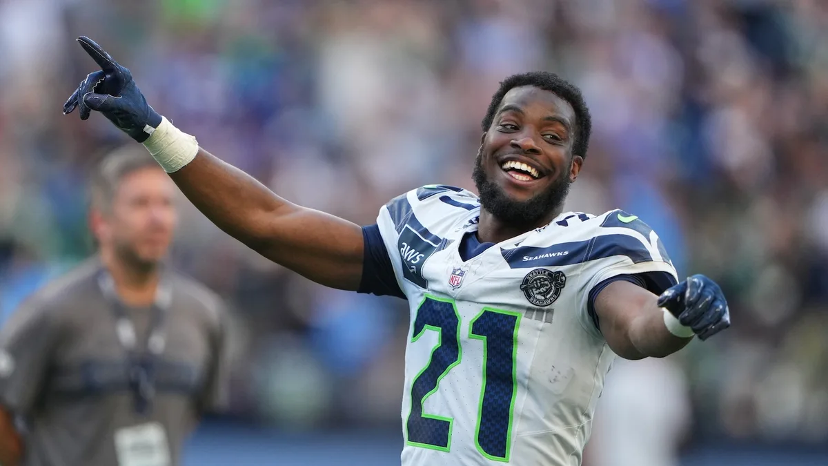 Seahawks, CB Devon Witherspoon agree to 4-year, $132 million deal, AP source says