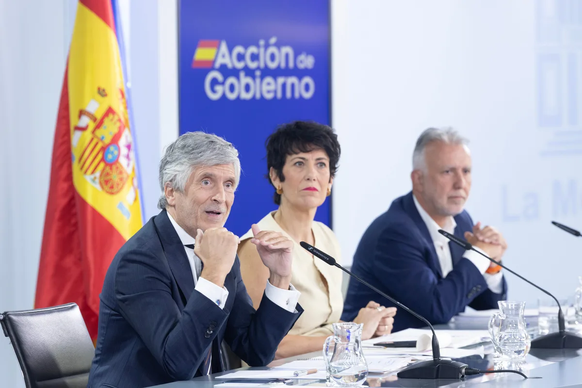 Marlaska contradice a Robles e insiste en que el CNI no informó de la posibilidad de una entrada masiva de migrantes en Ceuta
