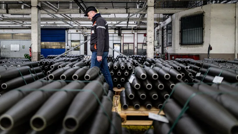 Les Forges de Tarbes mises en demeure: la seule usine française qui fabrique les corps d'obus des canons Caesar risque de devoir arrêter ses machines sur ordre de l'État