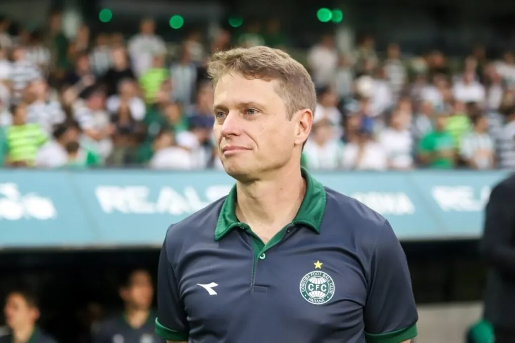 Coritiba libera meio-campista para clube da Série B
