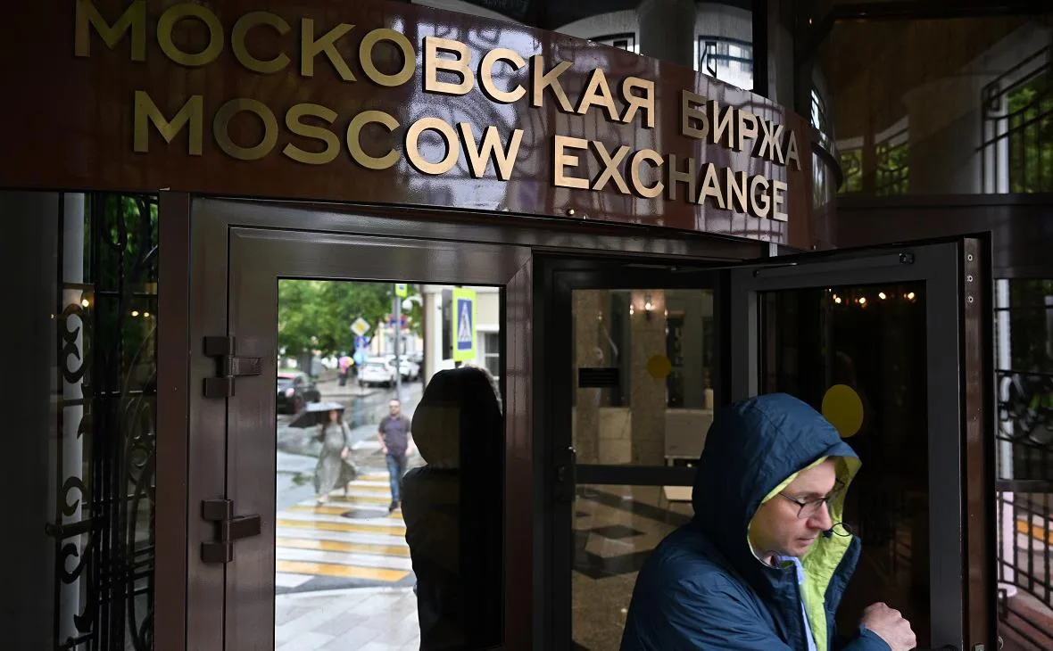 Индекс Мосбиржи впервые за два месяца превысил 2400 пунктов