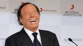 Julio Iglesias: Fiscalía española respalda seguir investigándolo por graves acusaciones