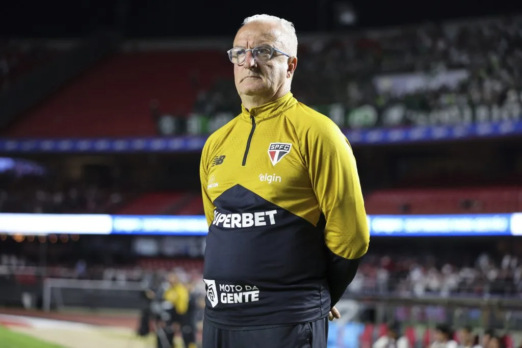 Dorival elogia recuperação e evolução da equipe no Brasileirão: “poucas conseguem”