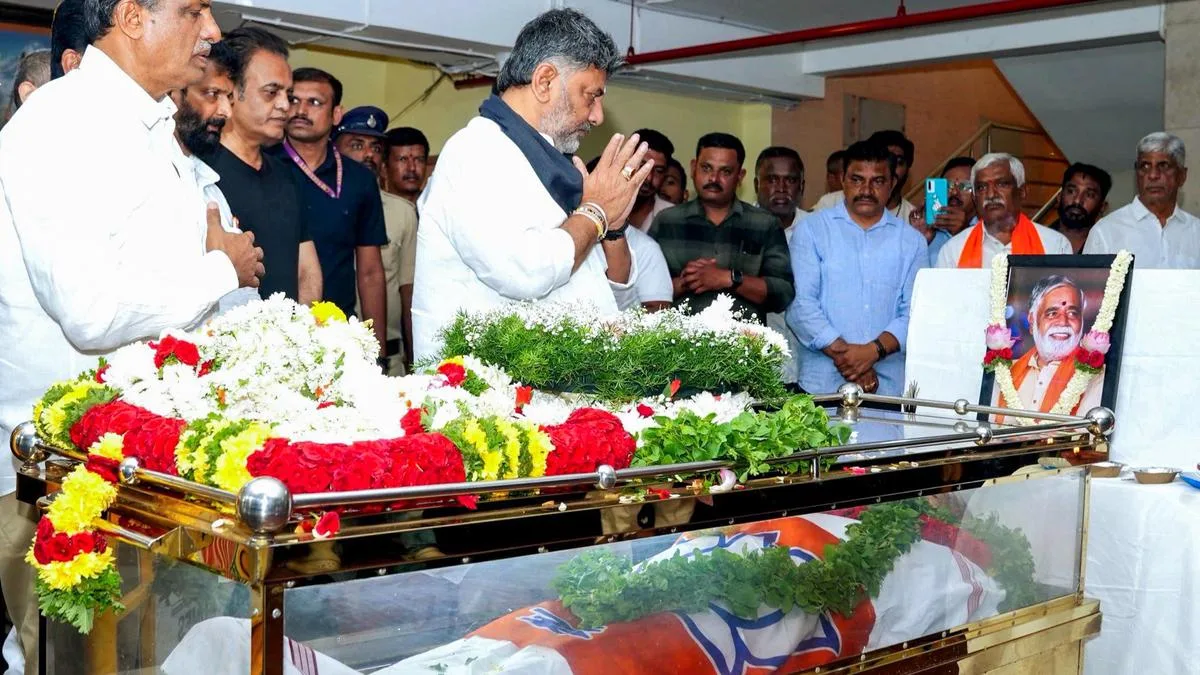 Karnataka CM D.K. Shivakumar visits BJP office to pay respects to Nagesh