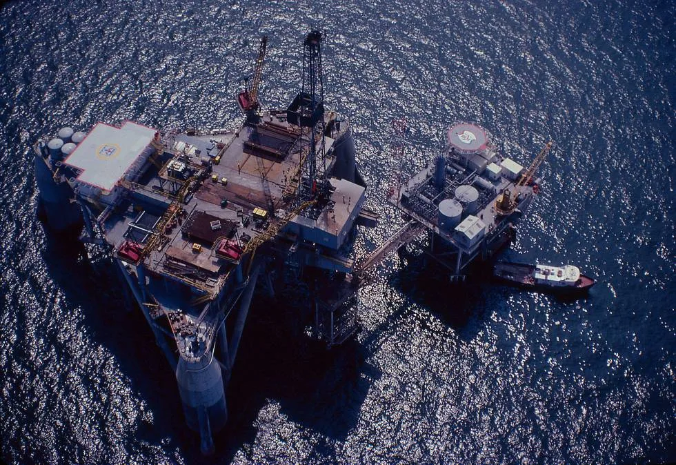España y otros cinco países europeos insisten en fijar un impuesto extraordinario a los beneficios de las petroleras