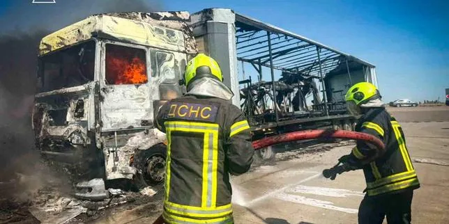 EN DIRECT, guerre en Ukraine : des attaques russes font quatre morts près de Kiev et à Zaporijia ; une frappe de drones ukrainiens fait trois morts en Russie