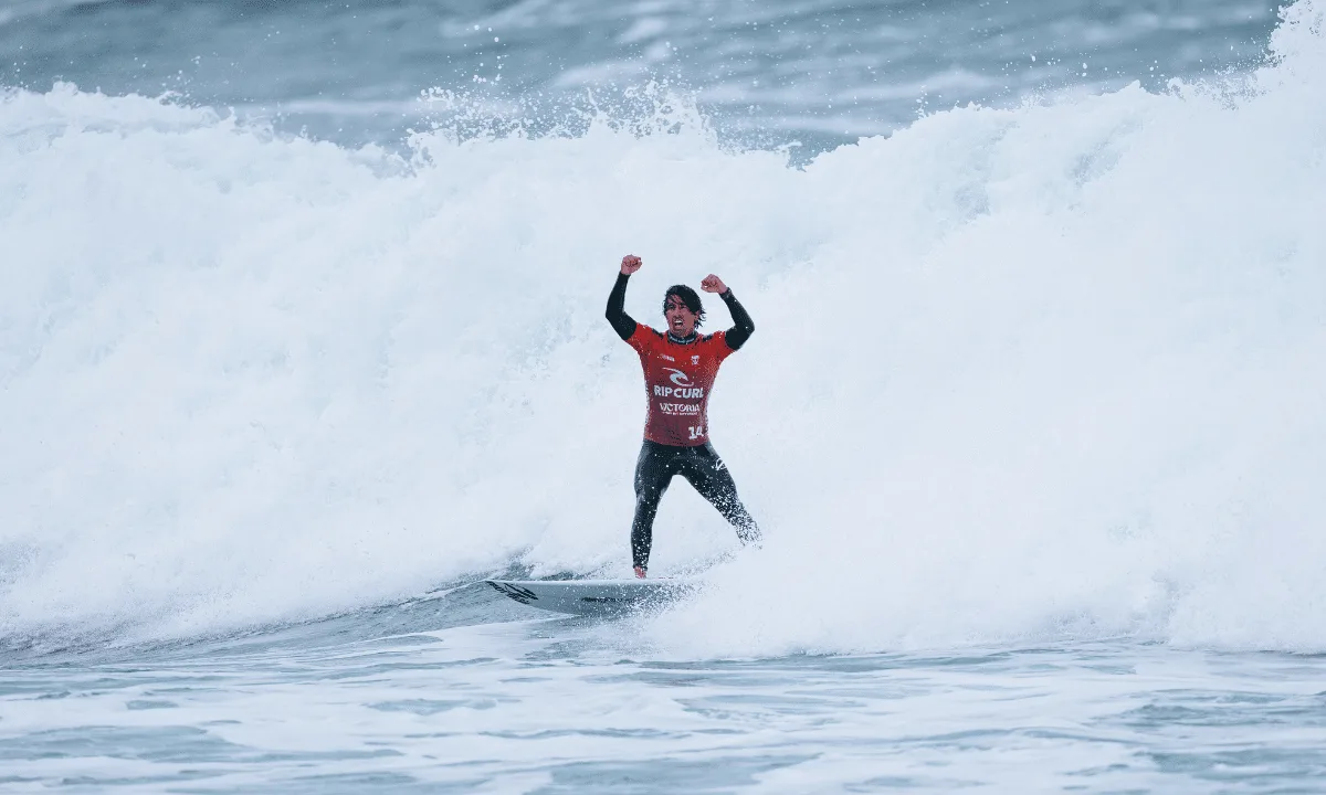 Miguel Pupo vence duelo brasileiro contra Mateus Herdy e avança em Teahupo’o