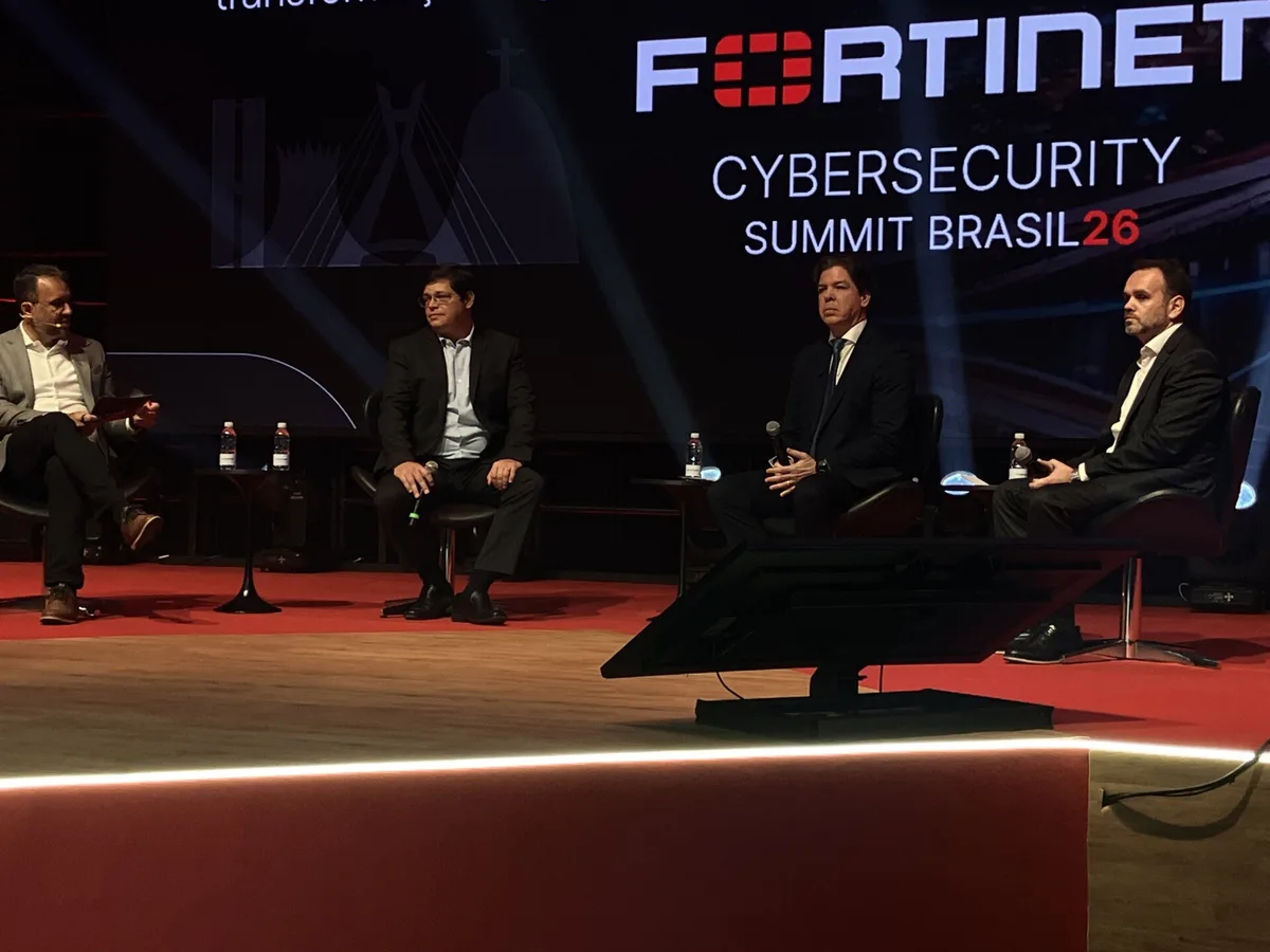 MCom quer incorporar `infraestrutura digital` ao seu nome em 2027