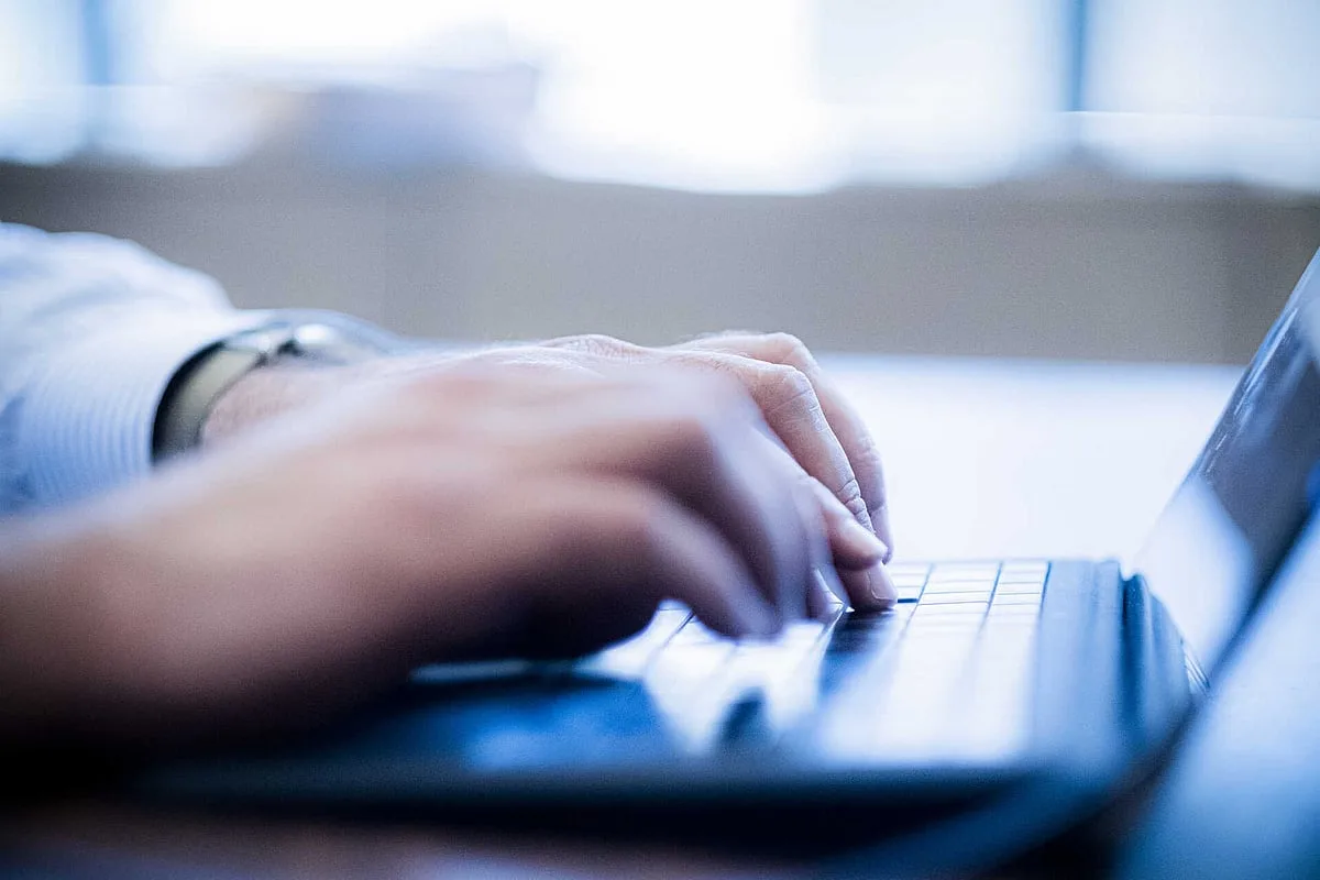 Atacante infeta o próprio PC e expõe rede global de cibercrime