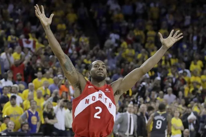 Reports: Kawhi Leonard trade moving ahead