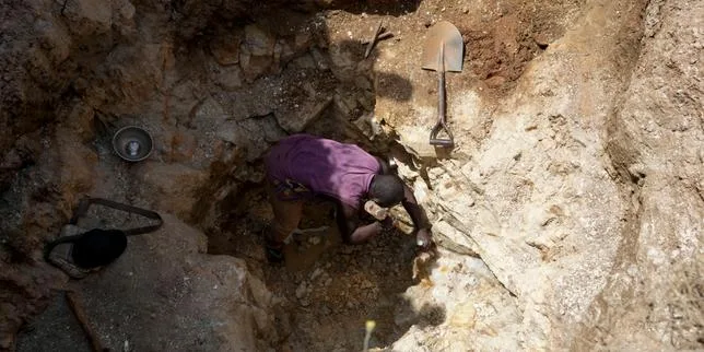 Bradley Mortin, politiste : « Au Sahel, les groupes djihadistes et criminels financent en partie leurs activités via l’extraction de lithium »