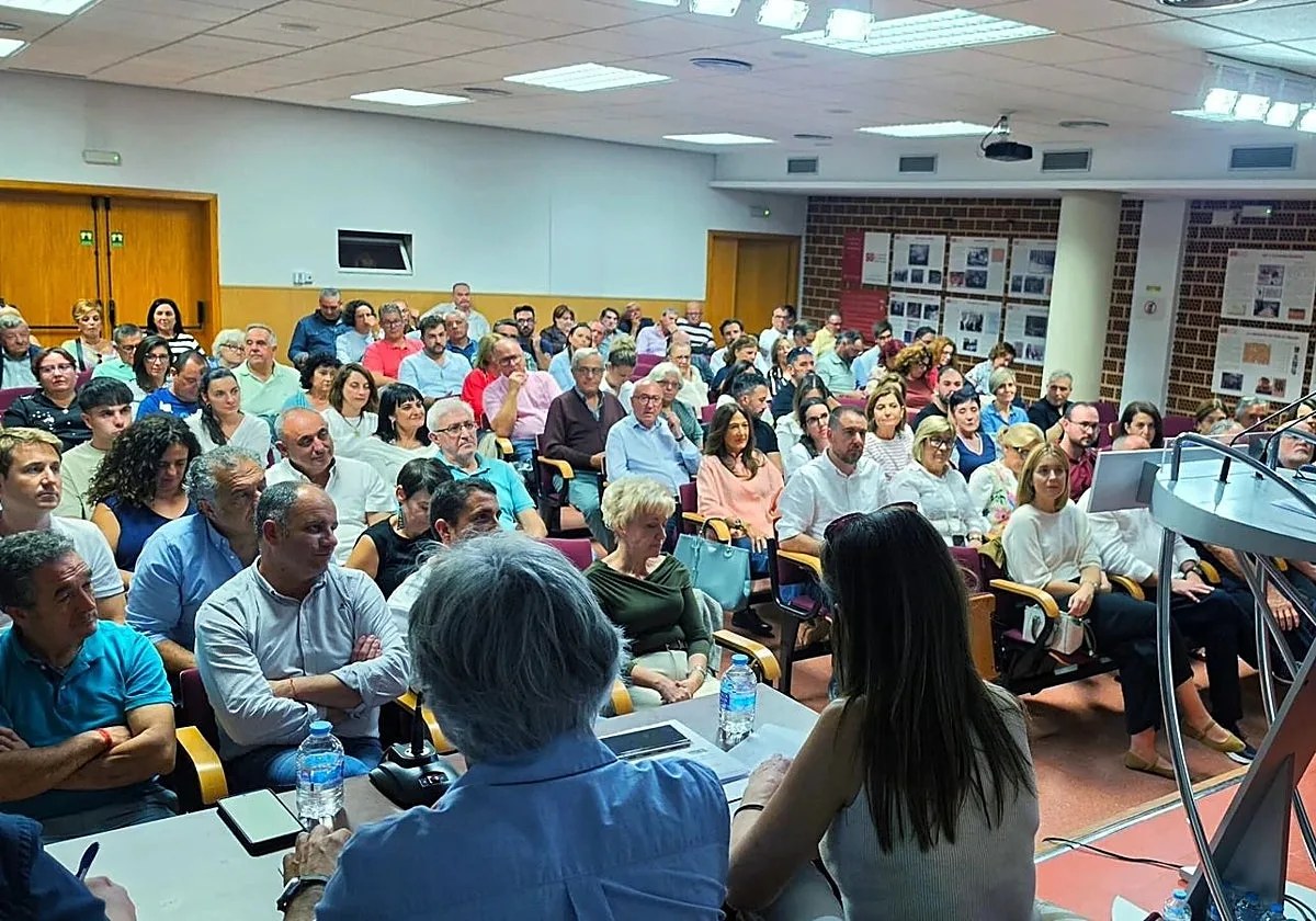 Emilio Sáez será la cabeza de lista del PSOE por Albacete al Congreso de los Diputados