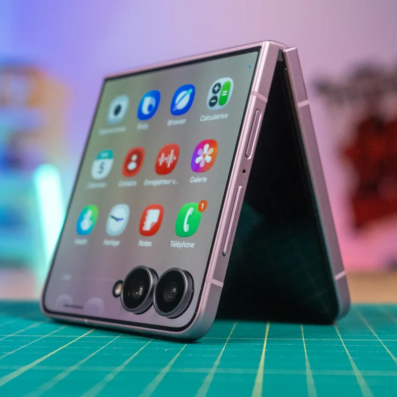 Actualité : Le test du smartphone Samsung Galaxy Z Flip 8 a rejoint notre comparatif