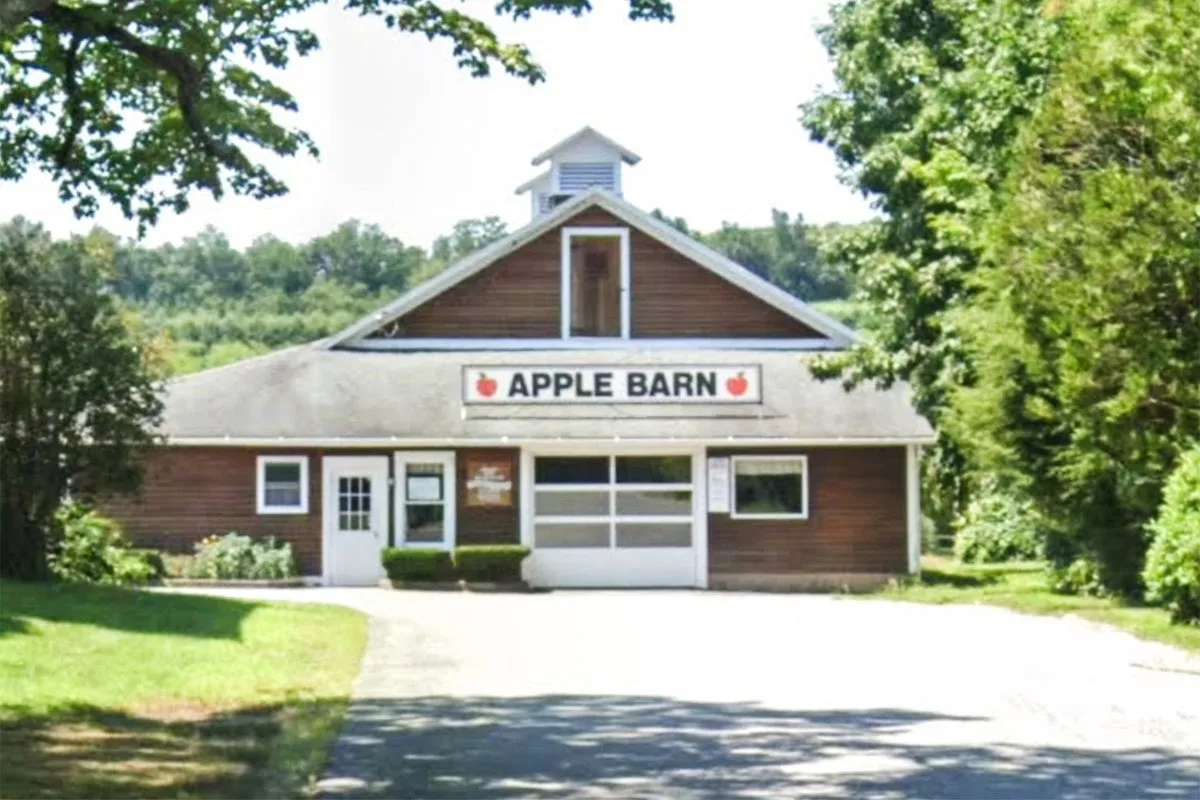 Connecticut orchard outraged after hot air balloon swiped an apple from the sky
