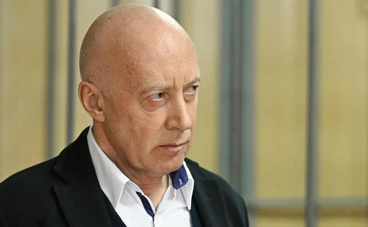 Суд назначил научному сотруднику Института Гайдара домашний арест